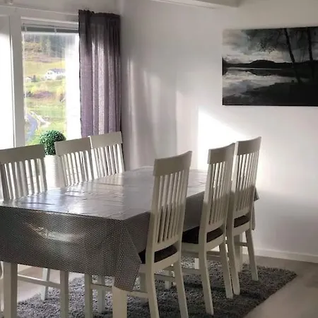 I Landlige Omrade Med Nydelig Utsikt *