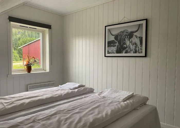 I Landlige Omrade Med Nydelig Utsikt Leirvik (Sogn og Fjordane)