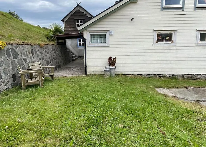 I Landlige Omrade Med Nydelig Utsikt * Leirvik (Sogn og Fjordane)
