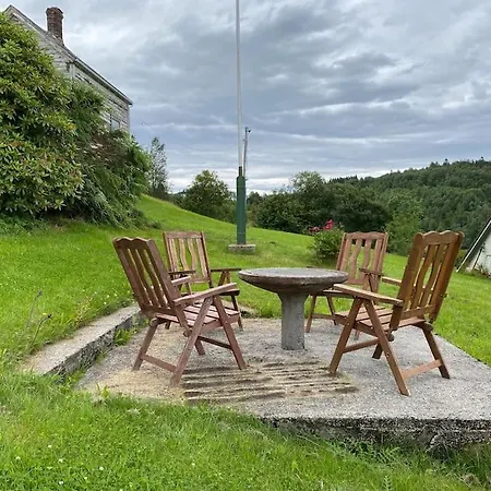 Vakantiehuis I Landlige Omrade Med Nydelig Utsikt *